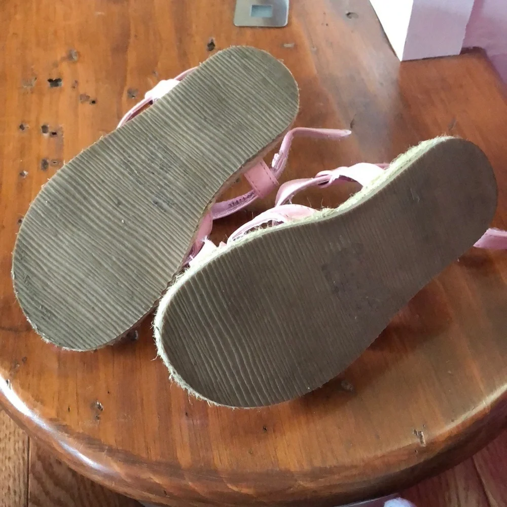 Metallic pink girls sandal